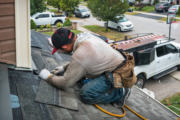 Professional Emergency Roof Repair technician working in Melrose, FL